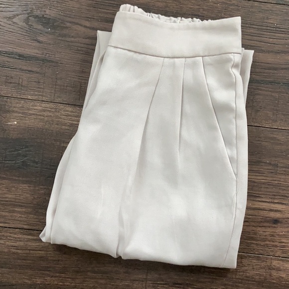 Aritzia // Babaton Cohen Classic Tapered Pant - Picture 2 of 8